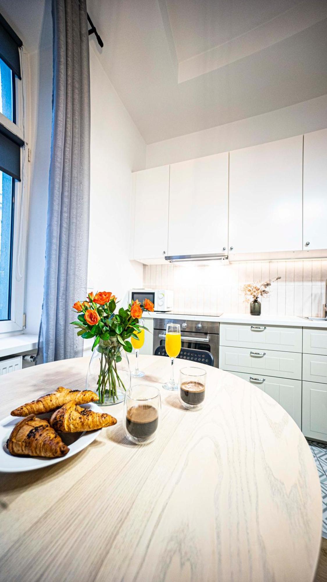 Apartamento Spacious With 3 Meter Ceilings, Powisle, The Old Town *