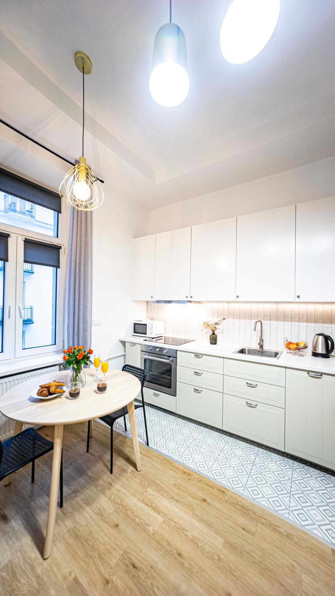 Apartamento Spacious With 3 Meter Ceilings, Powisle, The Old Town