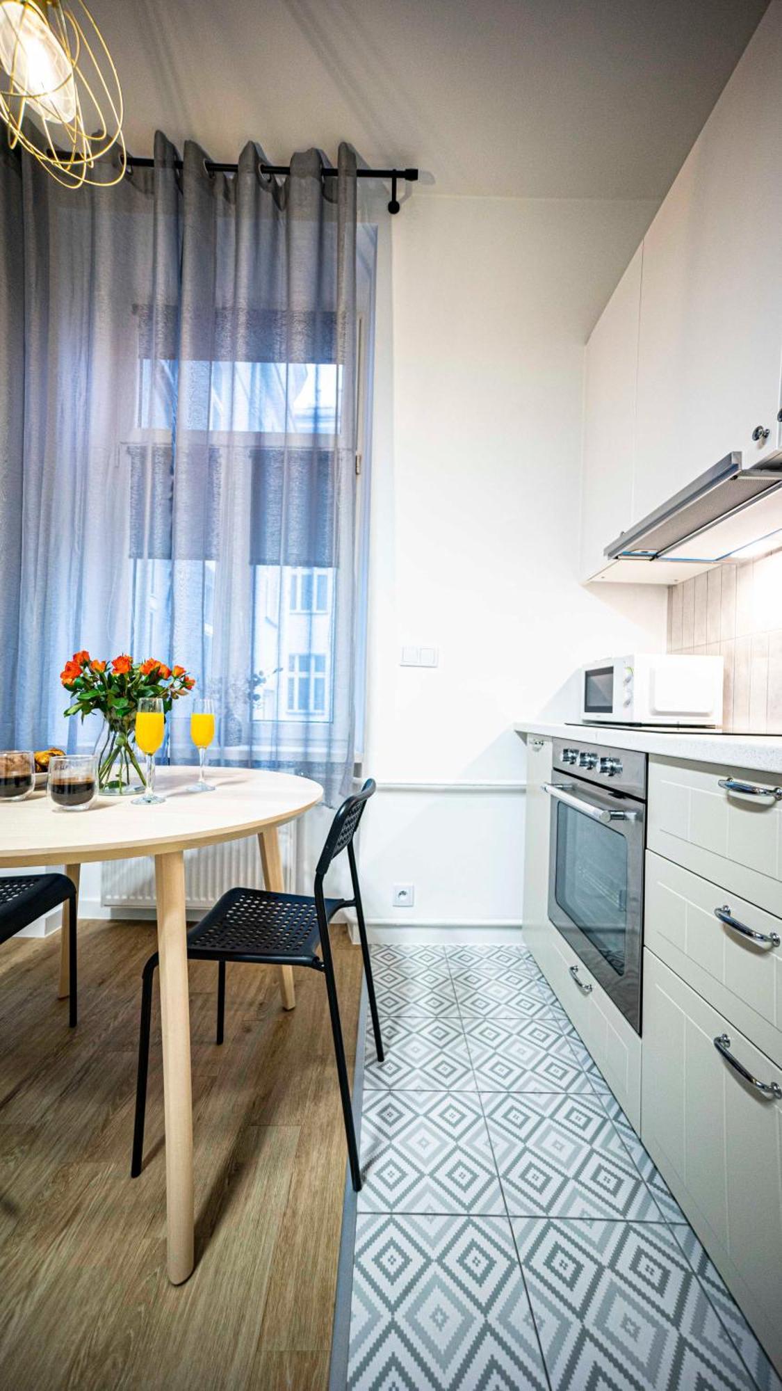 Spacious With 3 Meter Ceilings, Powisle, The Old Town Apartamento