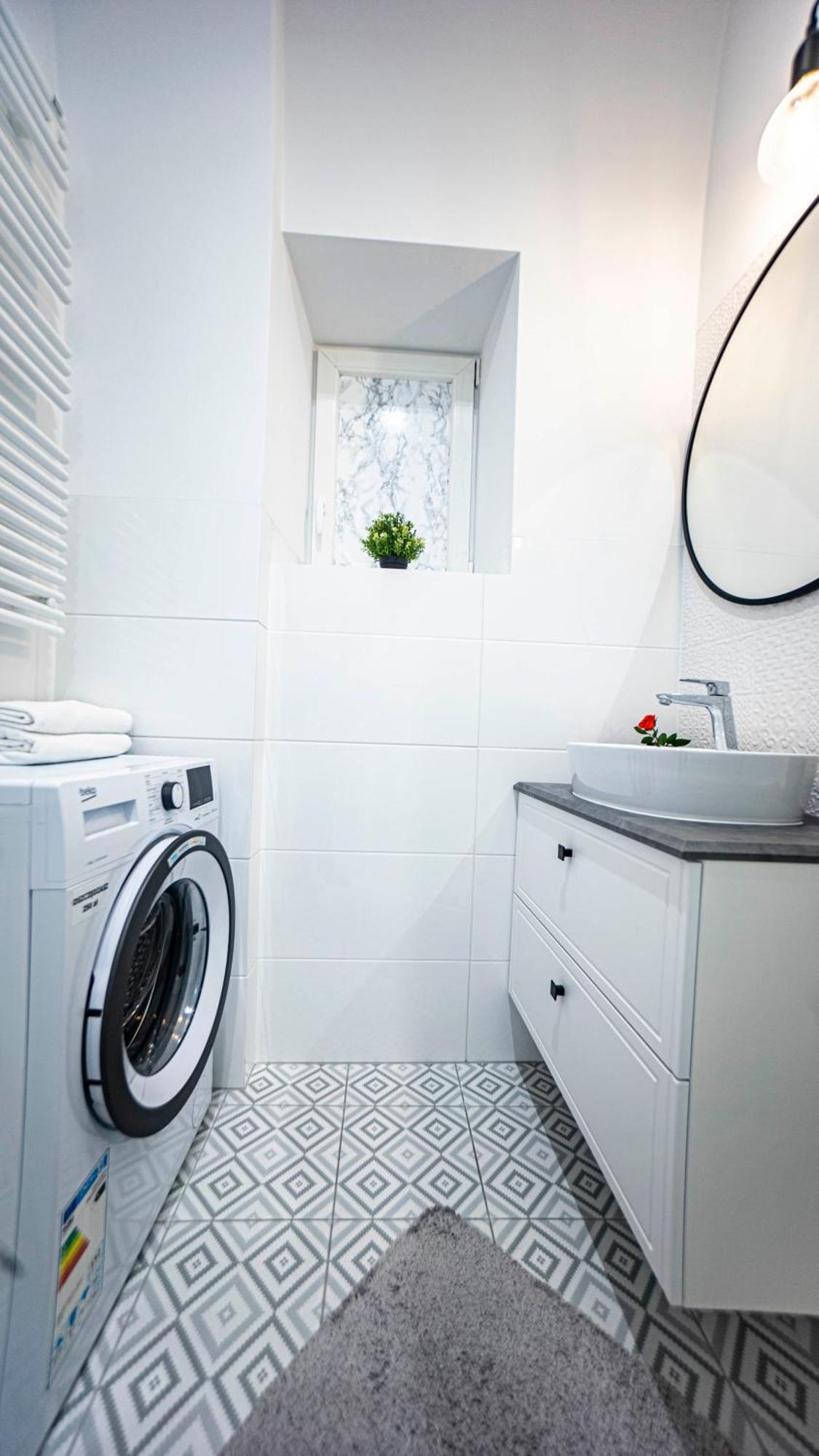 Spacious With 3 Meter Ceilings, Powisle, The Old Town * Varsovia