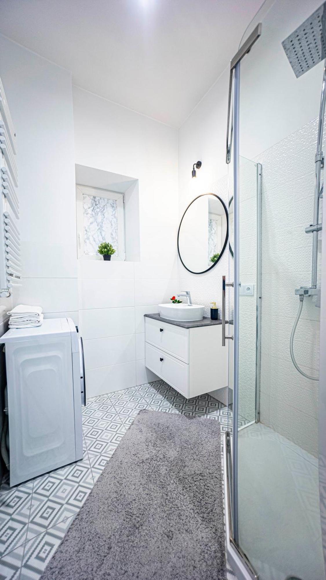 Spacious With 3 Meter Ceilings, Powisle, The Old Town Apartamento Varsovia