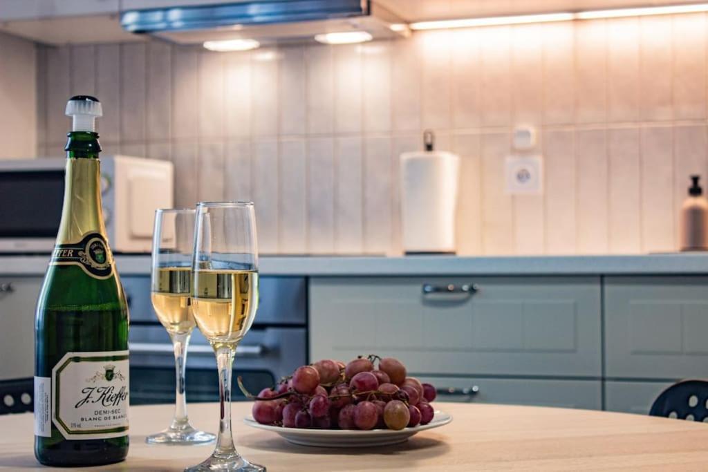 Apartamento Spacious With 3 Meter Ceilings, Powisle, The Old Town *